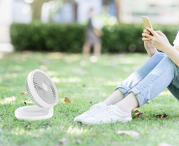 Quạt bàn di động dùng pin SmartFrog E808