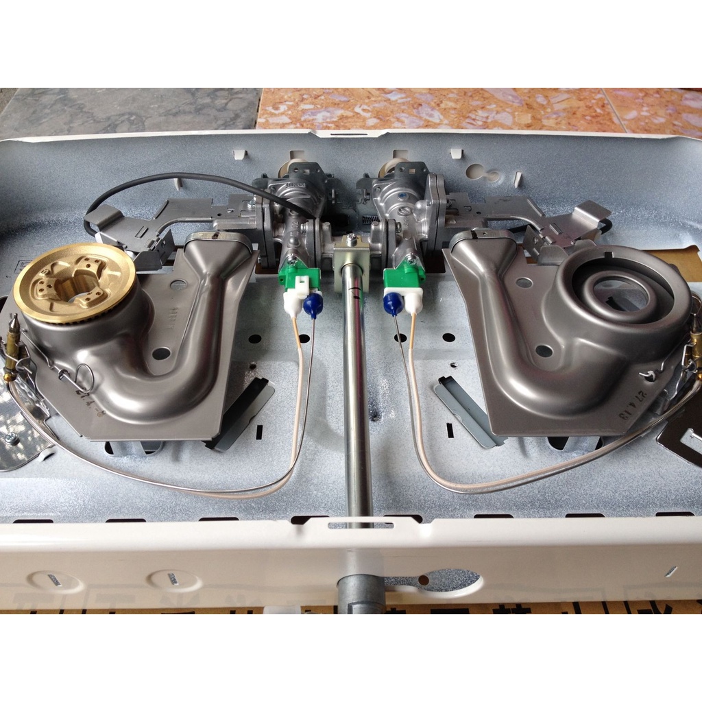 Bếp gas đổi Rinnai RTS-2KD - NHẬP KHẨU NHẬT BẢN - HÀNG CHÍNH HÃNG 100% (NEW)