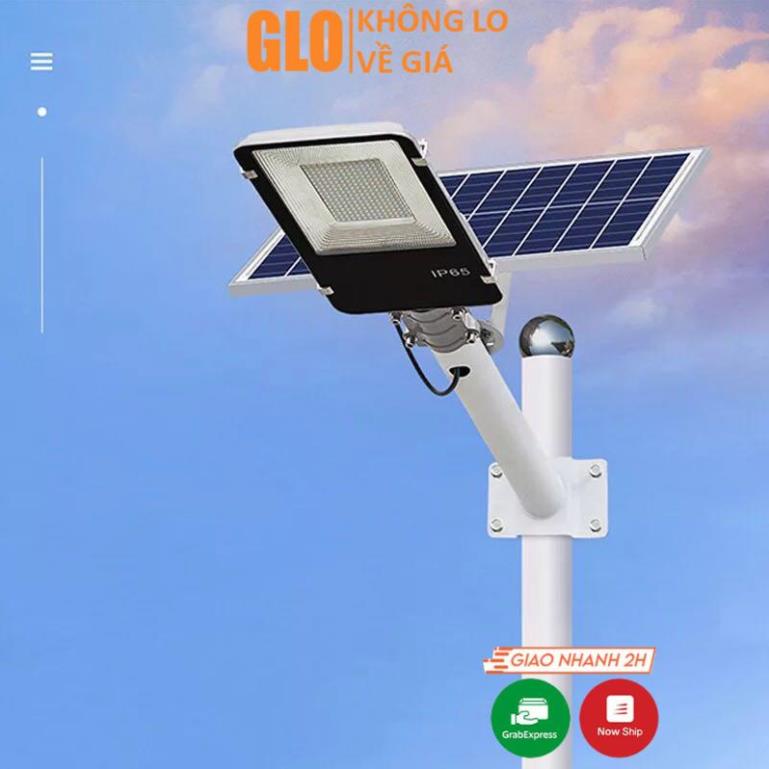 Đèn Pha Đường 300W Kèm Tấm Năng Lượng Mặt Trời Và Remote