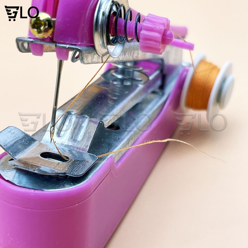 Máy May Mini Cầm Tay Om888 Nhỏ Gọn Tiện Lợi