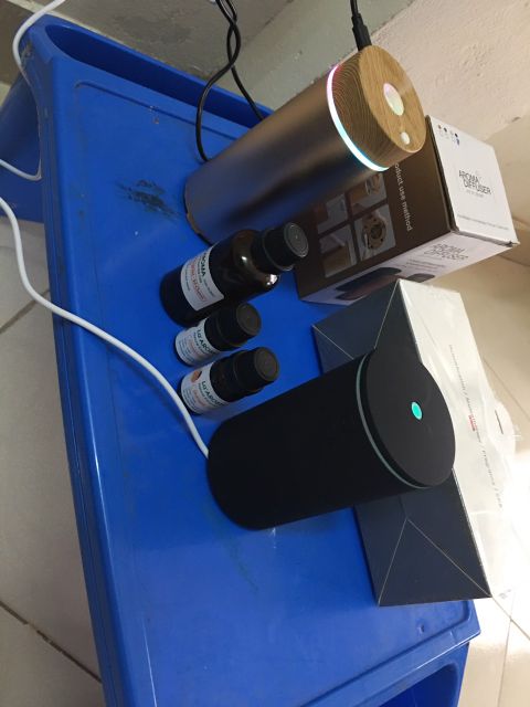 [ô tô, xế hộp] Máy khuếch tán tinh dầu Aroma cao cấp cho xe hơi sang trọng.