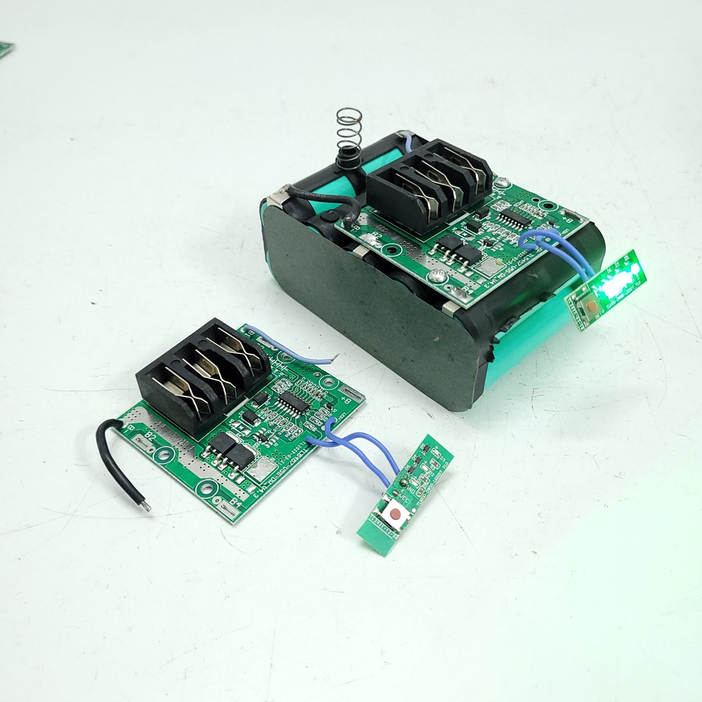 Vỏ pin, mạch bảo vệ pin 20v 10 cell có đèn led báo pin