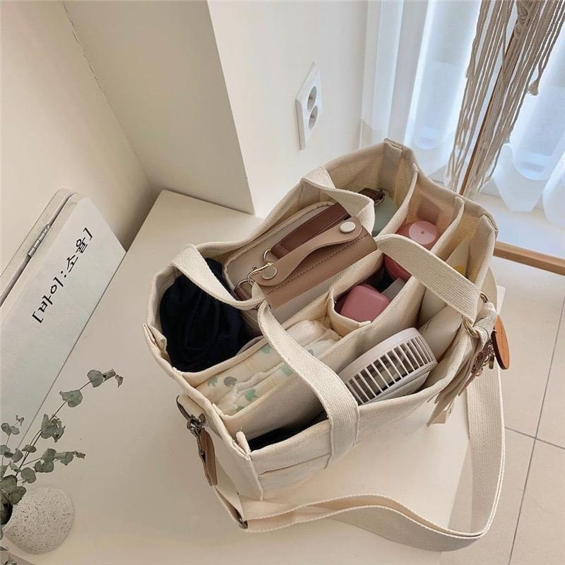 Túi Bỉm Sữa KidsWorld Đựng Đồ Cho Mẹ Bé Thêu Gấu Đa Năng Nhiều Ngăn Phong Cách Hàn Quốc Sức Chứa Lớn