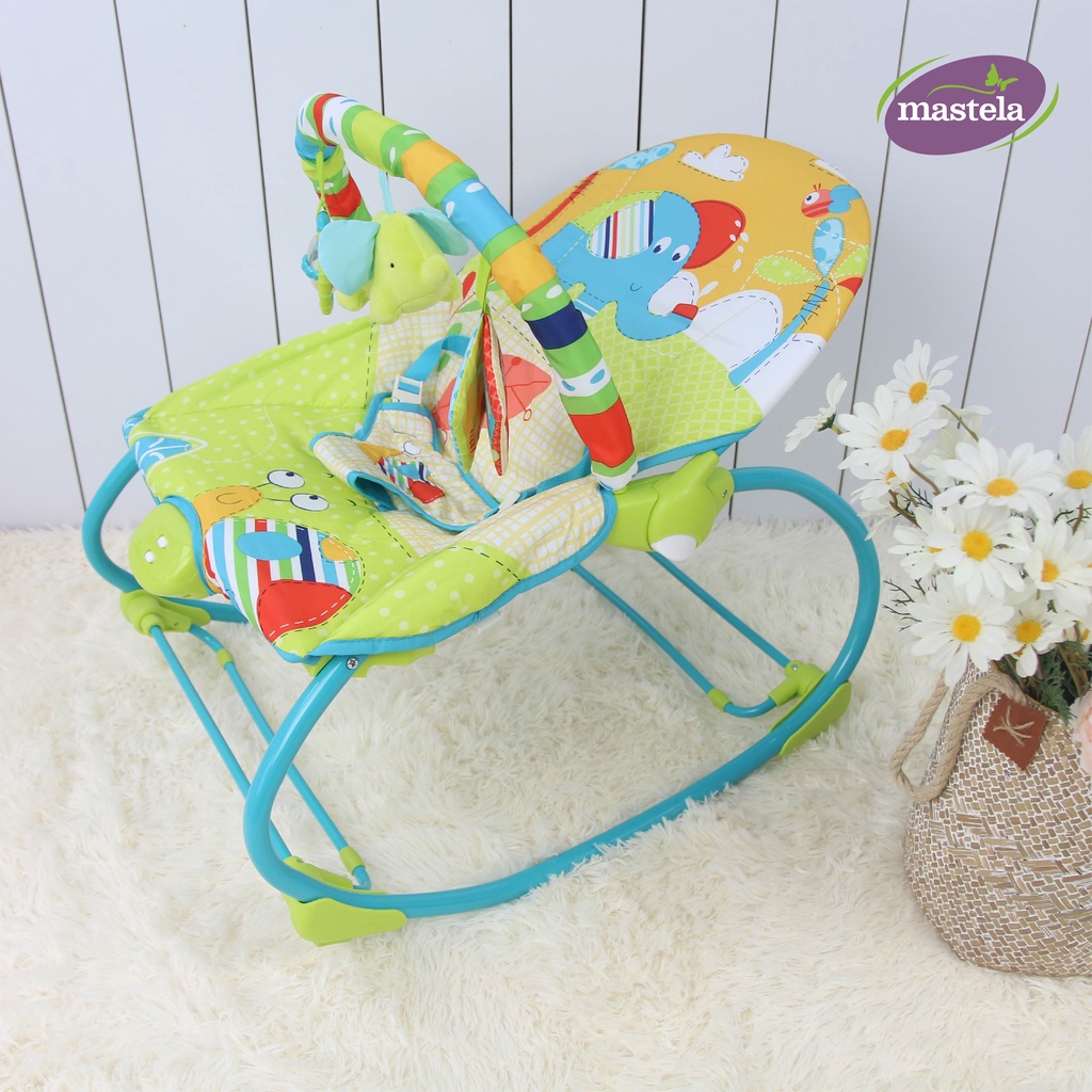 Ghế rung bập bênh cho bé Mastela -06920/06922 kết hợp ghế ăn, ghế thư giãn đọc sách có nhạc và đồ chơi treo cũi
