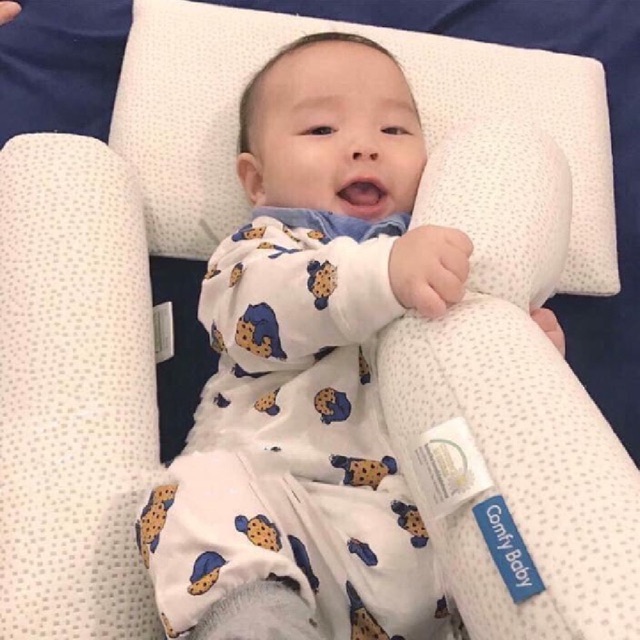 Gối chặn sơ sinh bamboo mềm mại, thoáng khí Comfybaby CFN02