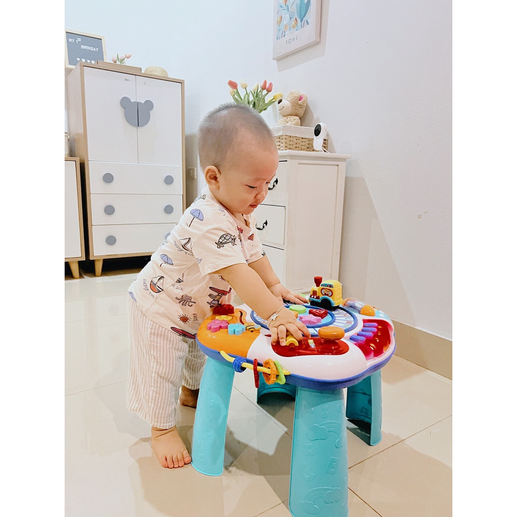 Bàn nhạc đa năng, tập đứng có nhạc  Winfun 0801 kích thích phát triển giác quan và rèn luyện khả năng vận động cho bé
