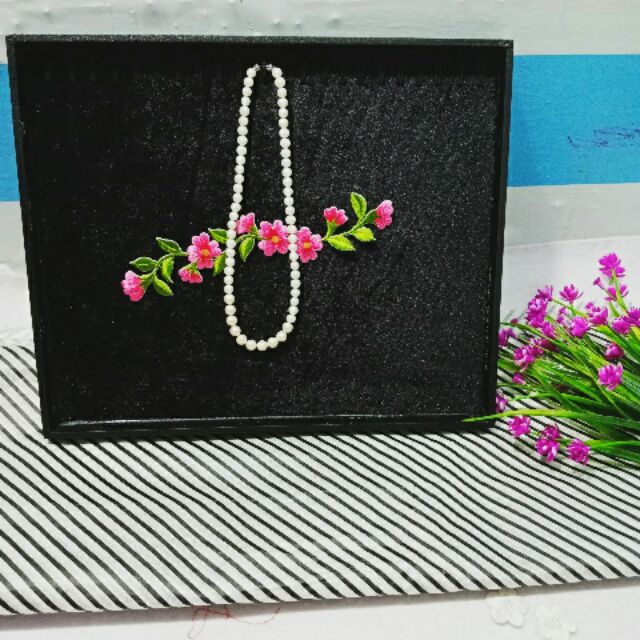 Mâm nhung trưng dây chuyền