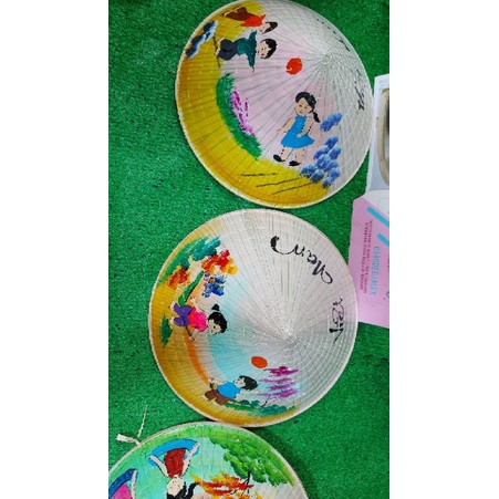 Nón lá thêu dể thương cho bé