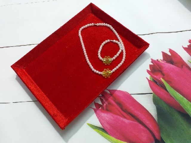 Khay da / nhung trưng bày trang sức/ đỏ/ đen /trắng