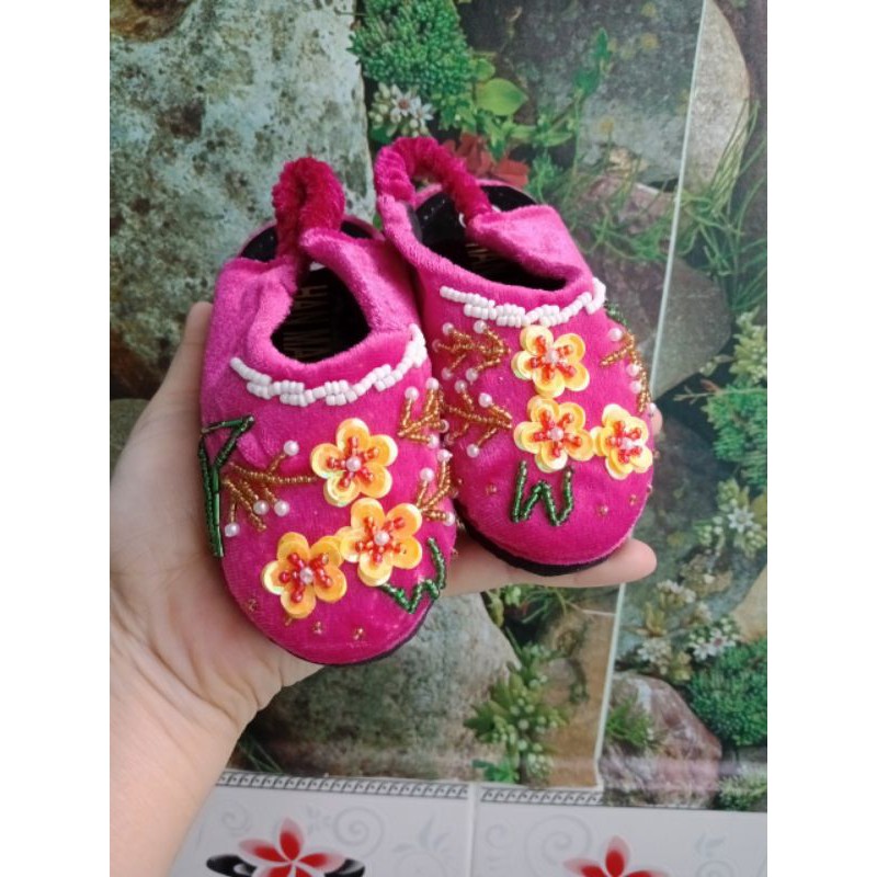 Dép hài nhung size lớn cho bé