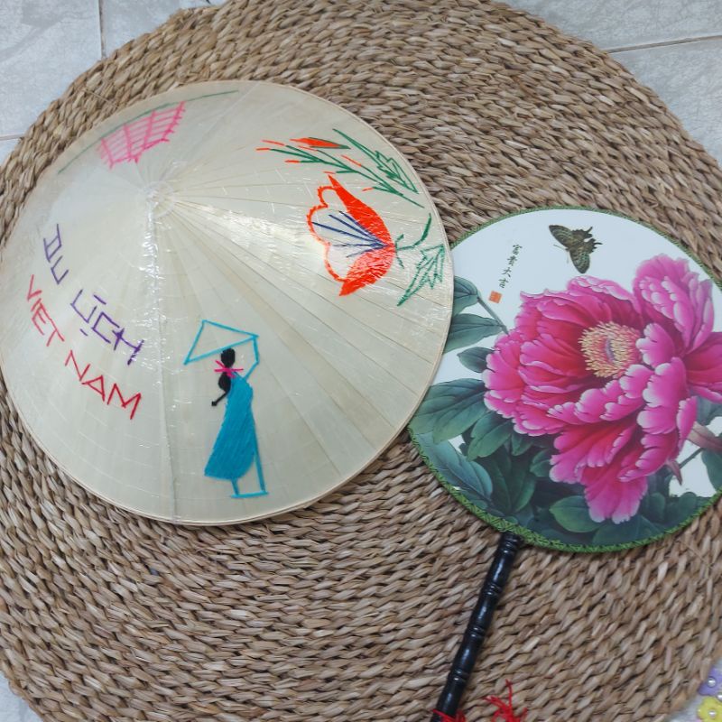 Nón thêu dành cho bé giao hàng siêu tốc( tặng kèm quai nón xinh xinh)