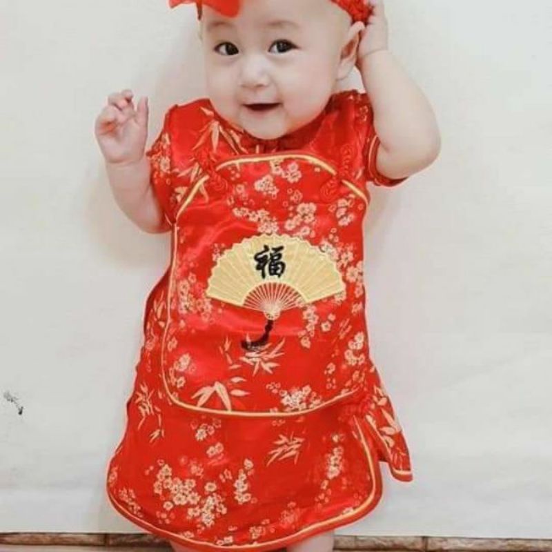 Váy  quạt  cổ  tàu đáng yêu cho bé