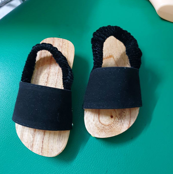 Guốc gổ  thiên nhiên quai nhung, hoa tú cầu, hoa mai xinh xắn cho bé yêu