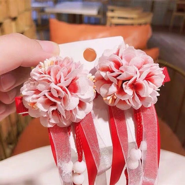 Kẹp tóc tua rua  cho bé cực kì dể thương