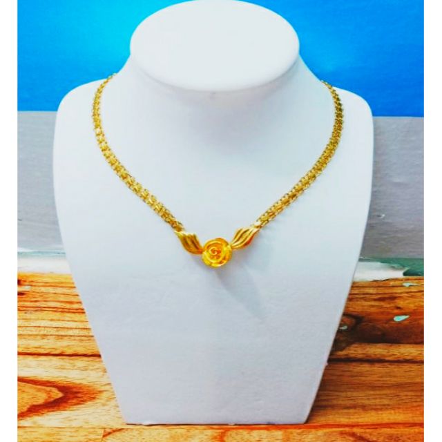 Manocanh vòng cổ trắng