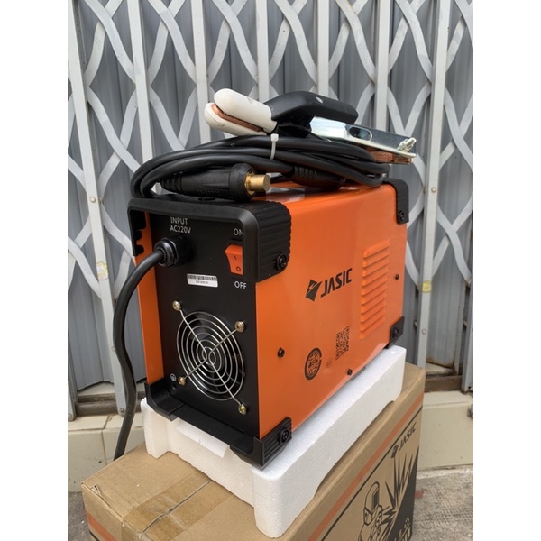Máy Hàn điện tử JASIC ZX7-200 chuyên dùng hàn sắt, tôntrong gia đình và công nghệ sản xuất. Tặng bó 20 que