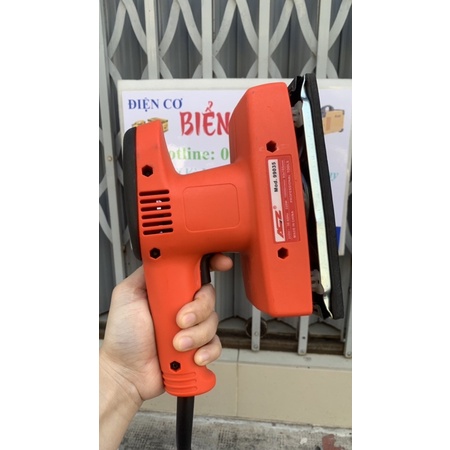 Máy chà nhám chữ nhật ACZ 99035 đánh bật tối ưu các bề mặt nhám làm bóng mịn.