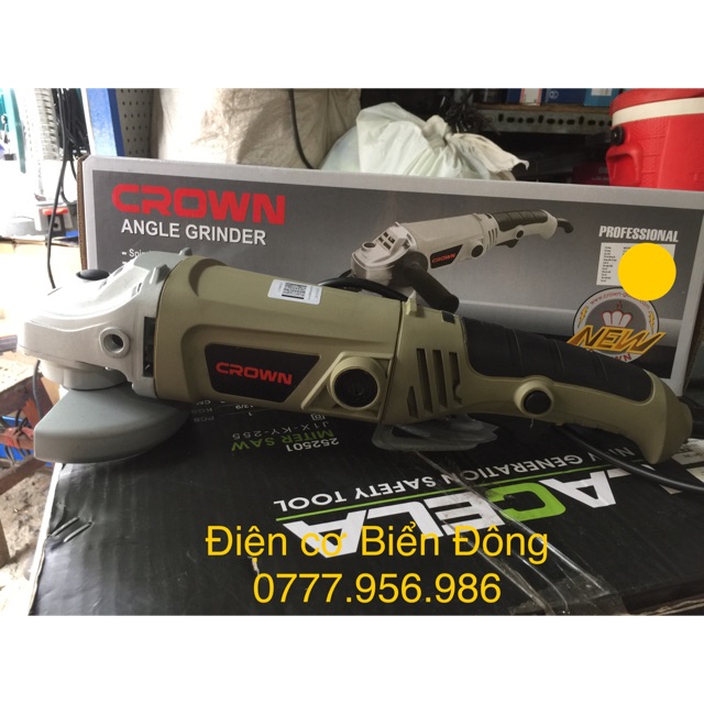 Máy mài cắt góc cầm tay chính hãng Crown CT13288 công suất 860W công nghệ hiện đại của Mỹ