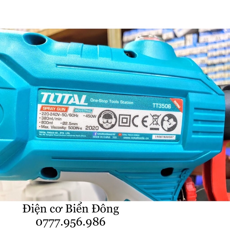 Máy phun sơn Total TT3506 - 450W hoạt động bằng nguồn điện, là dụng cụ chuyên dùng để sơn vật liệu