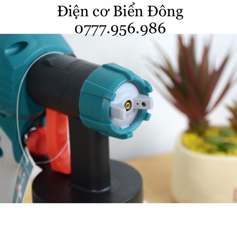 Máy phun sơn Total TT3506 - 450W hoạt động bằng nguồn điện, là dụng cụ để sơn vật liệu..