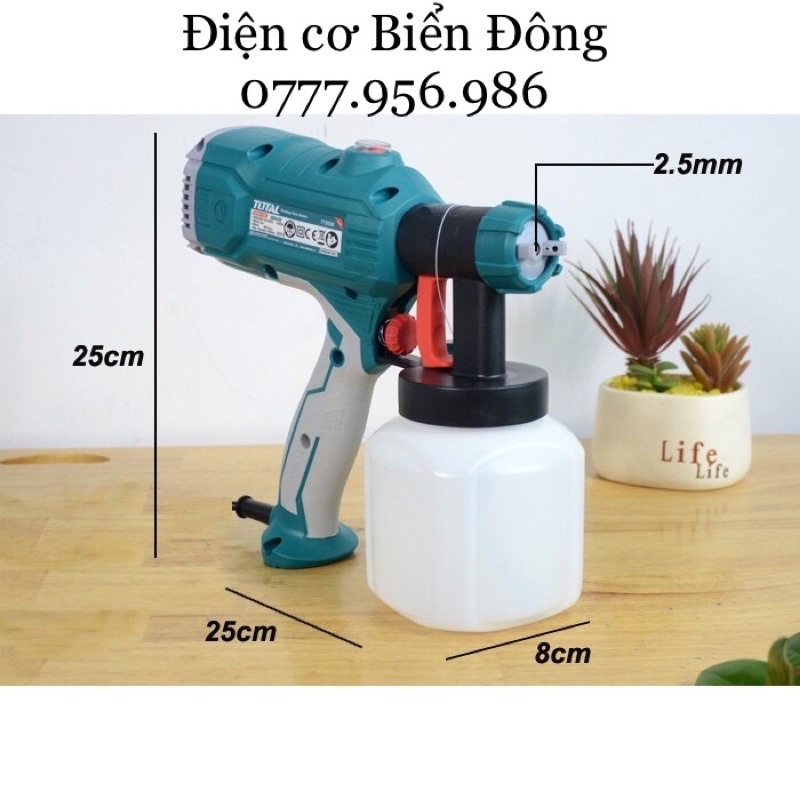 Máy phun sơn Total TT3506 - 450W hoạt động bằng nguồn điện, là dụng cụ để sơn vật liệu..