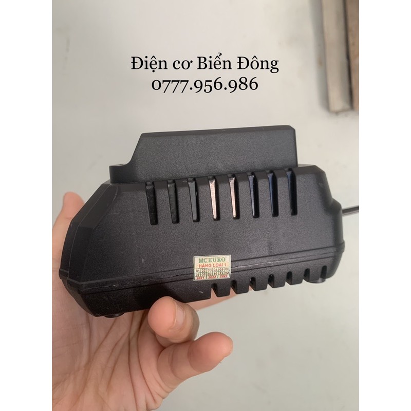 ĐẾ SẠC ADAPTER DÙNG CHO PIN MÁY KHOAN PIN TỪ 32V-198V12V. Sạc dễ sử dụng, đế sạc chắc chắn bền tốt cho người sử dụng