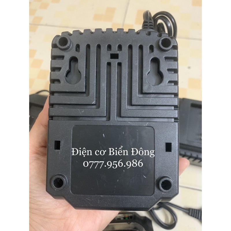 ĐẾ SẠC ADAPTER DÙNG CHO PIN MÁY KHOAN PIN TỪ 32V-198V12V. Sạc dễ sử dụng, đế sạc chắc chắn bền tốt cho người sử dụng