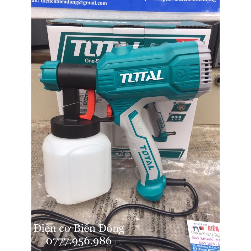 Máy phun sơn Total TT3506 - 450W hoạt động bằng nguồn điện, là dụng cụ để sơn vật liệu