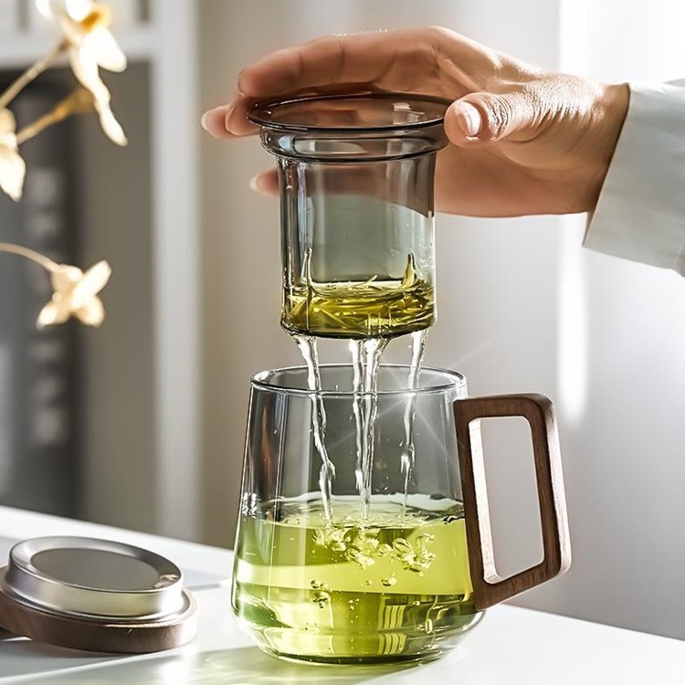Ly pha trà có lõi lọc bằng thủy tinh có nắp XCJ457