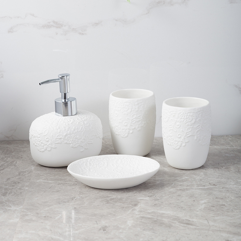Bộ độ dùng nhà tắm 4 món sứ ceramics BCS702