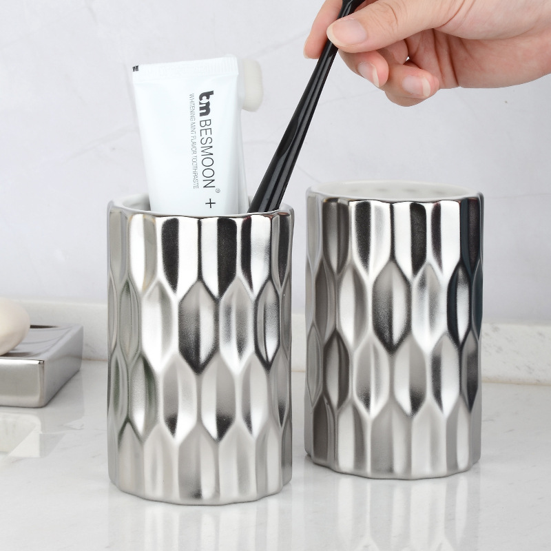 Bộ độ dùng nhà tắm 4 món sứ ceramics BCS0723S4