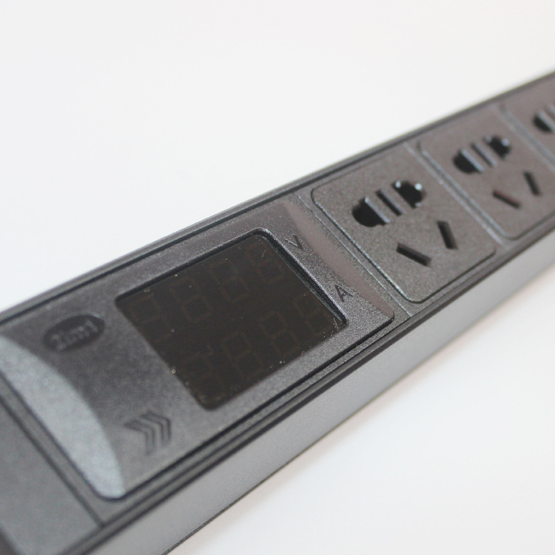 Thanh nguồn PDU tủ rack 8 cổng có đồng hồ đo điện áp vỏ nhôm XTE435