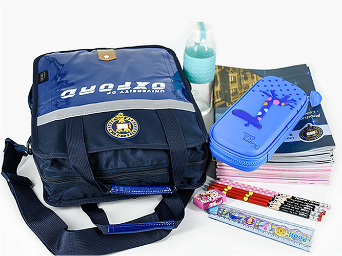 Túi xách học sinh Oxford X262, chất liệu Polyester chống nước tốt, viền phản quang.