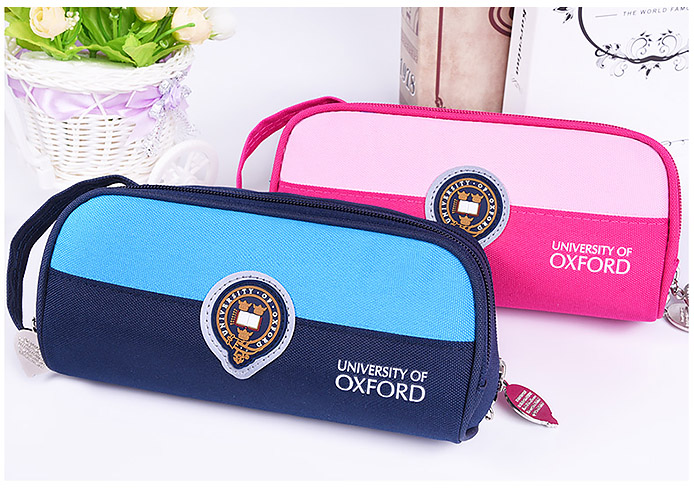 Hộp bút học sinh Oxford X5605, chất liệu Polyester chống nước tốt.