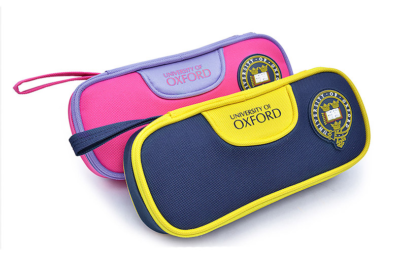 Hộp bút học sinh Oxford X5588, chất liệu Polyester, chống nước tốt.