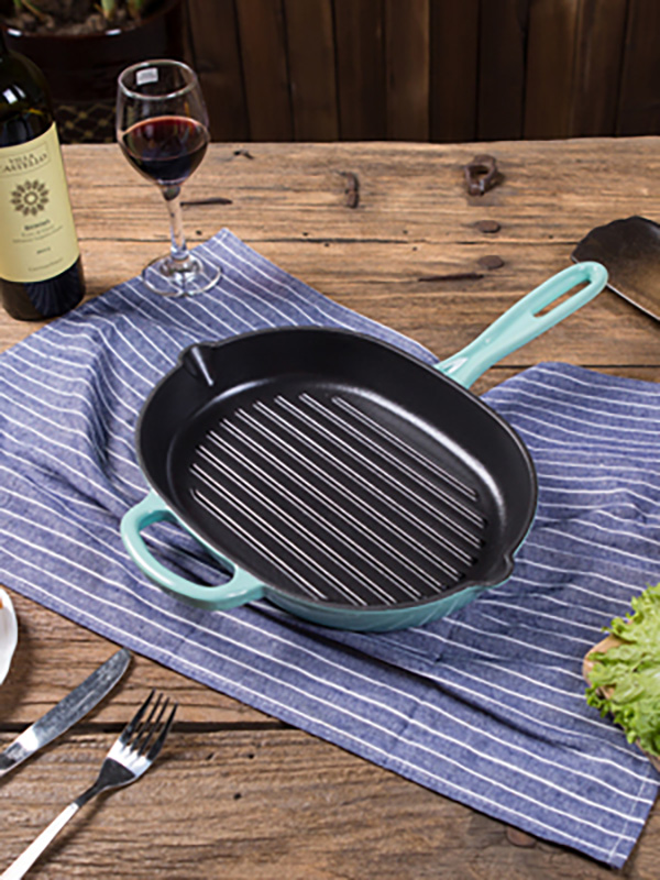 Chảo gang tráng men lòng chống dính Mcooker BCC22B
