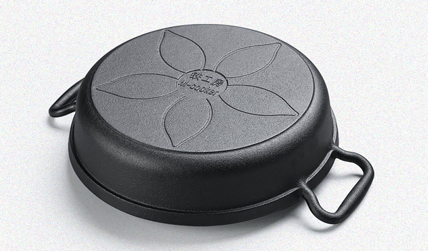 Nồi gang đáy bằng nắp gỗ 30cm Mcooker BCB030B.