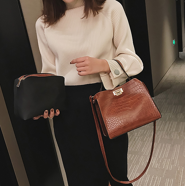 Túi xách đeo chéo tặng kèm ví cầm tay nhỏ xinh 432.