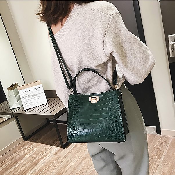 Túi xách đeo chéo tặng kèm ví cầm tay nhỏ xinh 432.