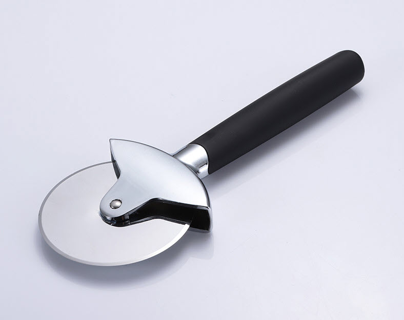 Dao cắt pizza Armor AM008 tay cầm bọc nhựa.