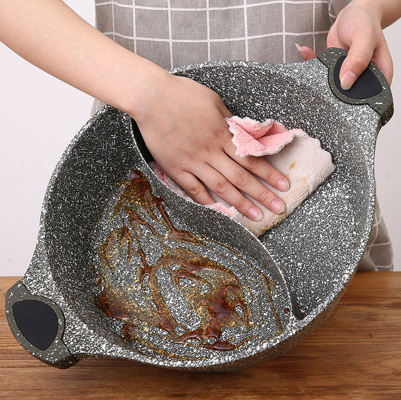 Nồi lẩu 2 ngăn vân đá 30cm 5.5L UAKEEN VK112