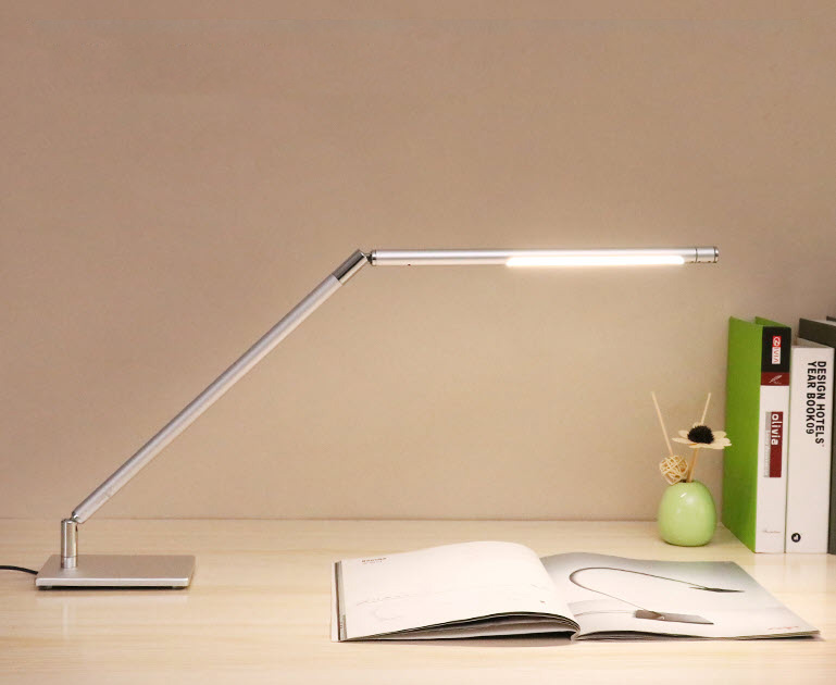 Đèn led bàn đèn học cảm ứng CEP MDCL18