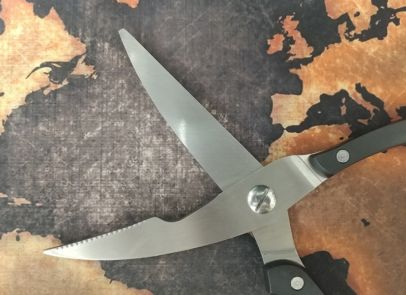 Kéo cắt gà vịt Kitchen KCGKS có khóa an toàn