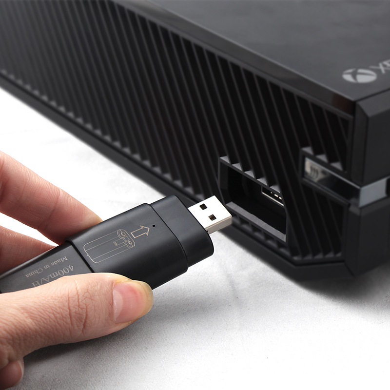 Bộ đế sạc kèm pin cho tay cầm máy Xbox One Dobe TYX-588