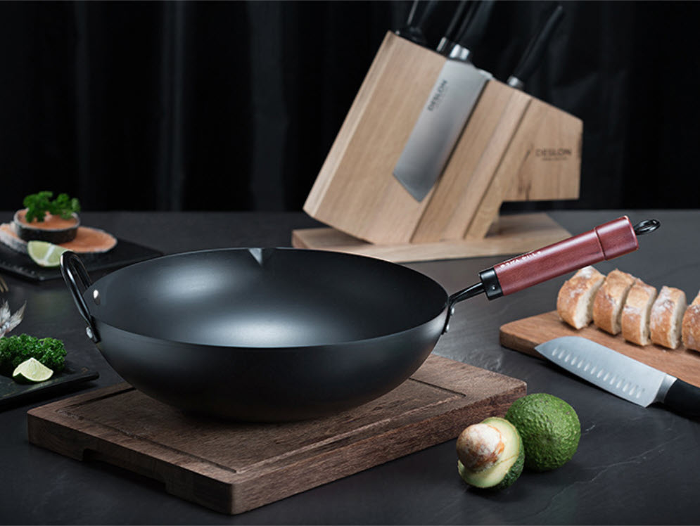 Chảo thép carbon Nhật tay cầm gỗ 32-34cm TG66