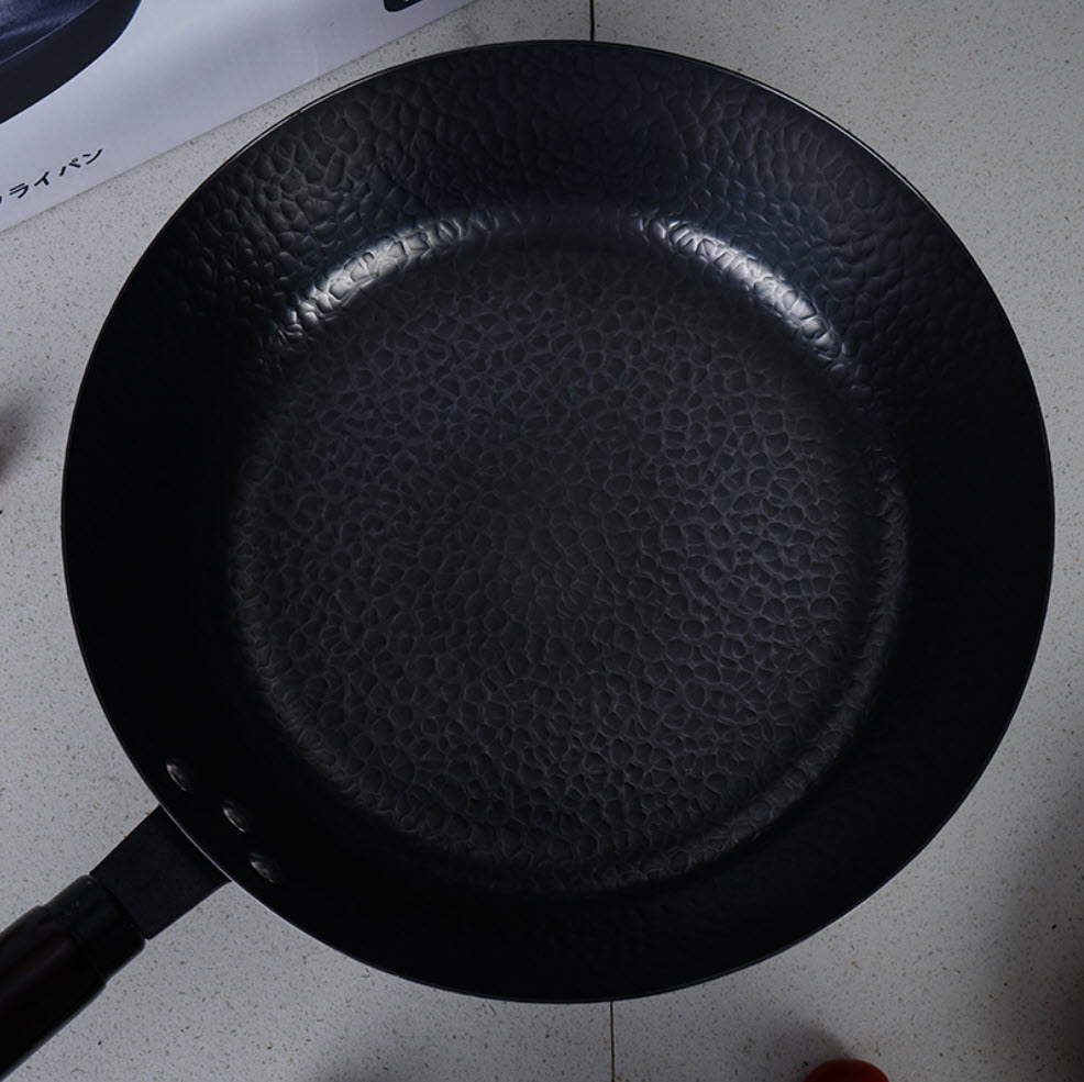 Chảo thép carbon Nhật tay cầm gỗ 28cm OEM TG67